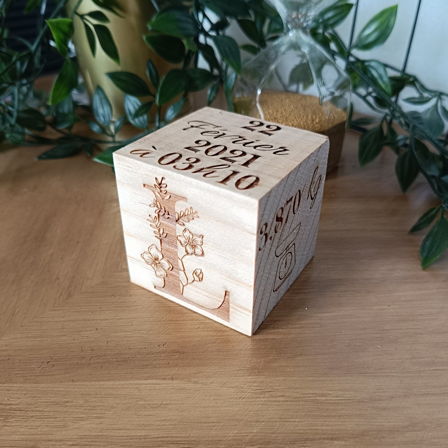Cube de naissance en bois personnalisé