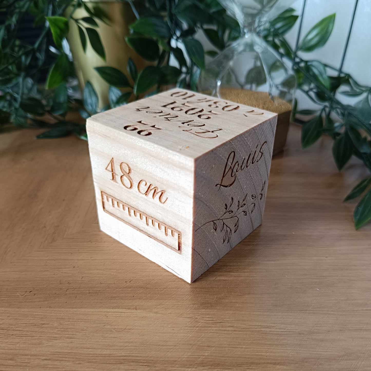Cube de naissance en bois personnalisé